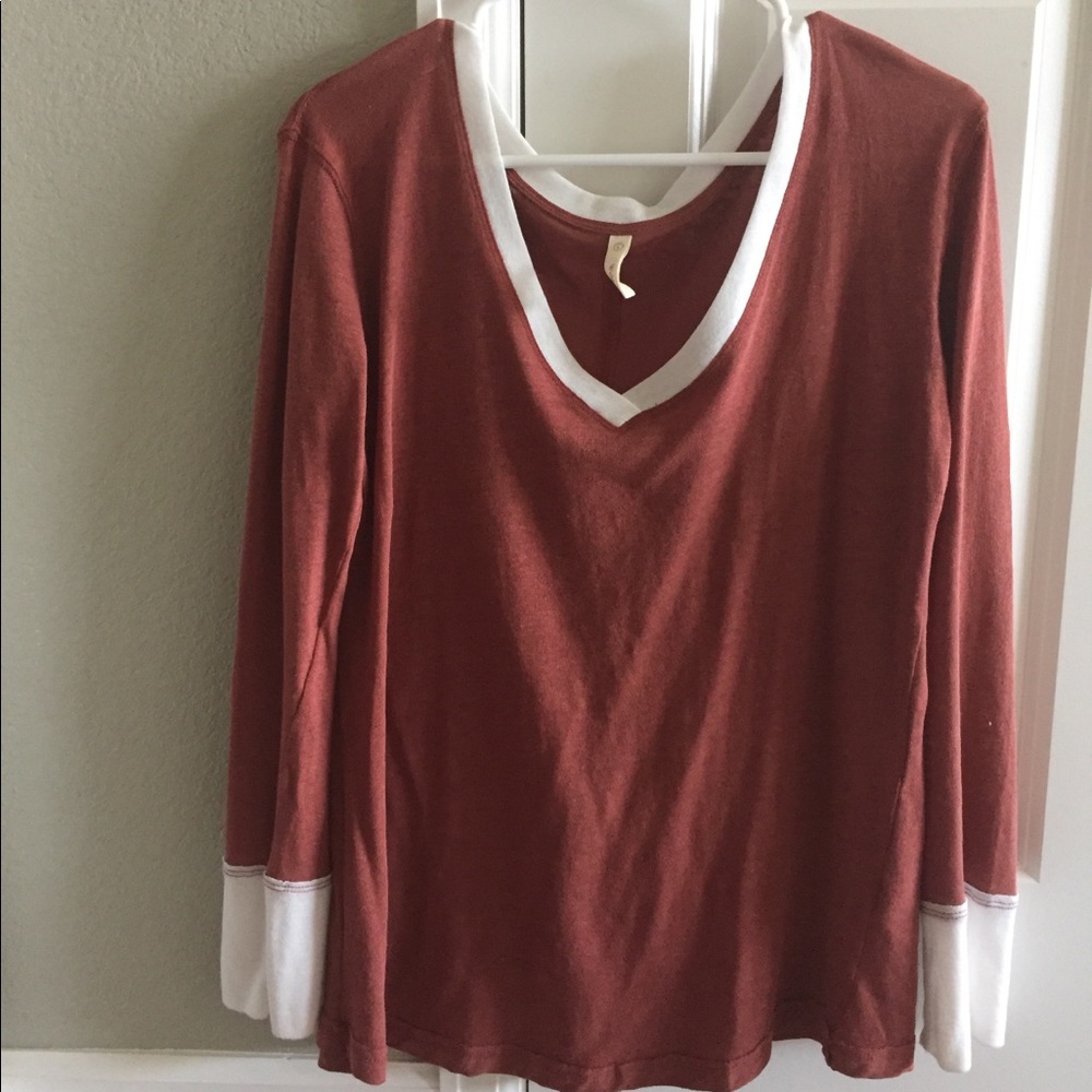 V neck boutique long sleeve shirt